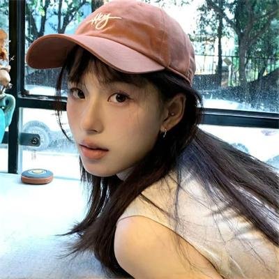 金牌客服董董恩